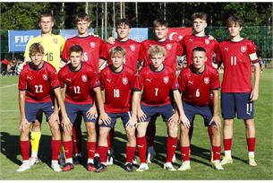 Mezinárodní fotbalový turnaj Ježek Cup uzavře městský stadion