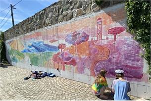 Zeď na Vinařské ožila díky netradiční akci